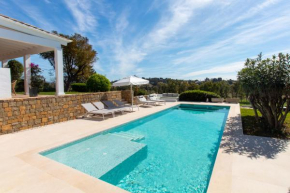 Front line golf villa with private pool in Paraiso Alto, Benahavis